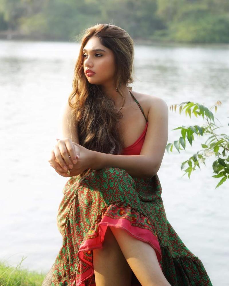 jovika-vijayakumar-stunt-photos